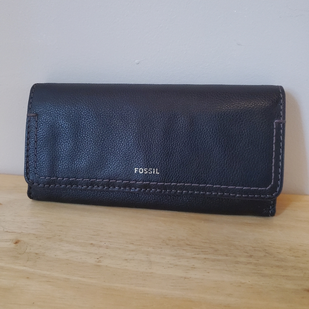 Fossil wallet